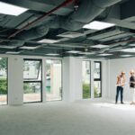 Architectes dans un bâtiment inachevé